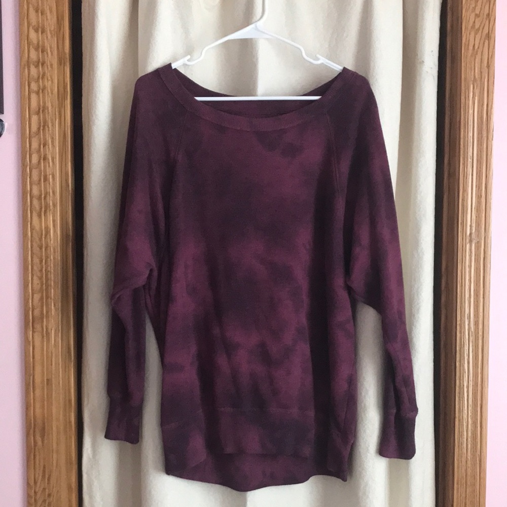 S magenta oversized crewneck hoodie.